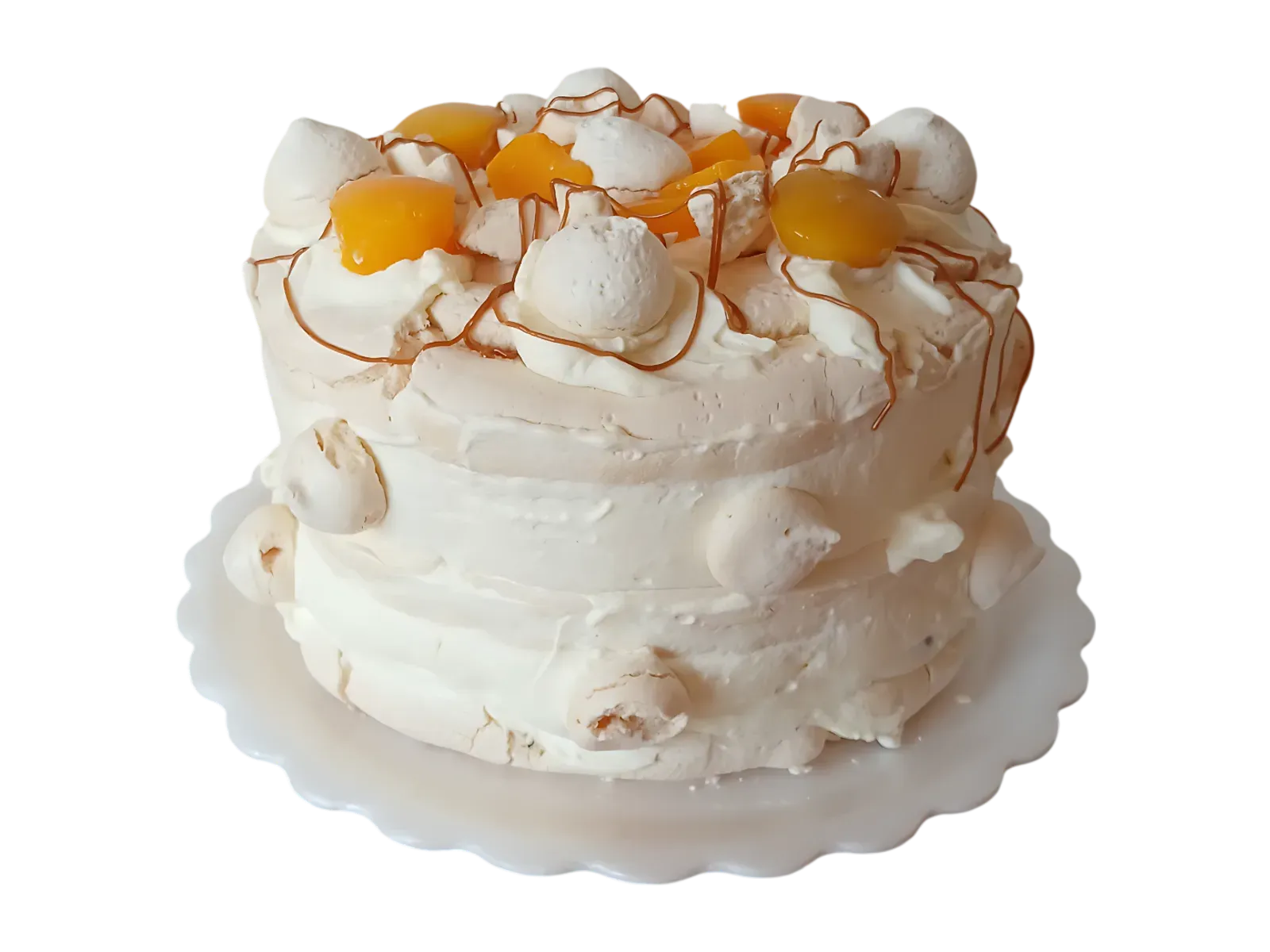 Torta de merengue redonda de 10 porciones, coronada con trozos de durazno